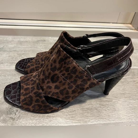 Donald J Pliner brown sling back heels, brown animal print, size 9 N - Picture 3 of 10